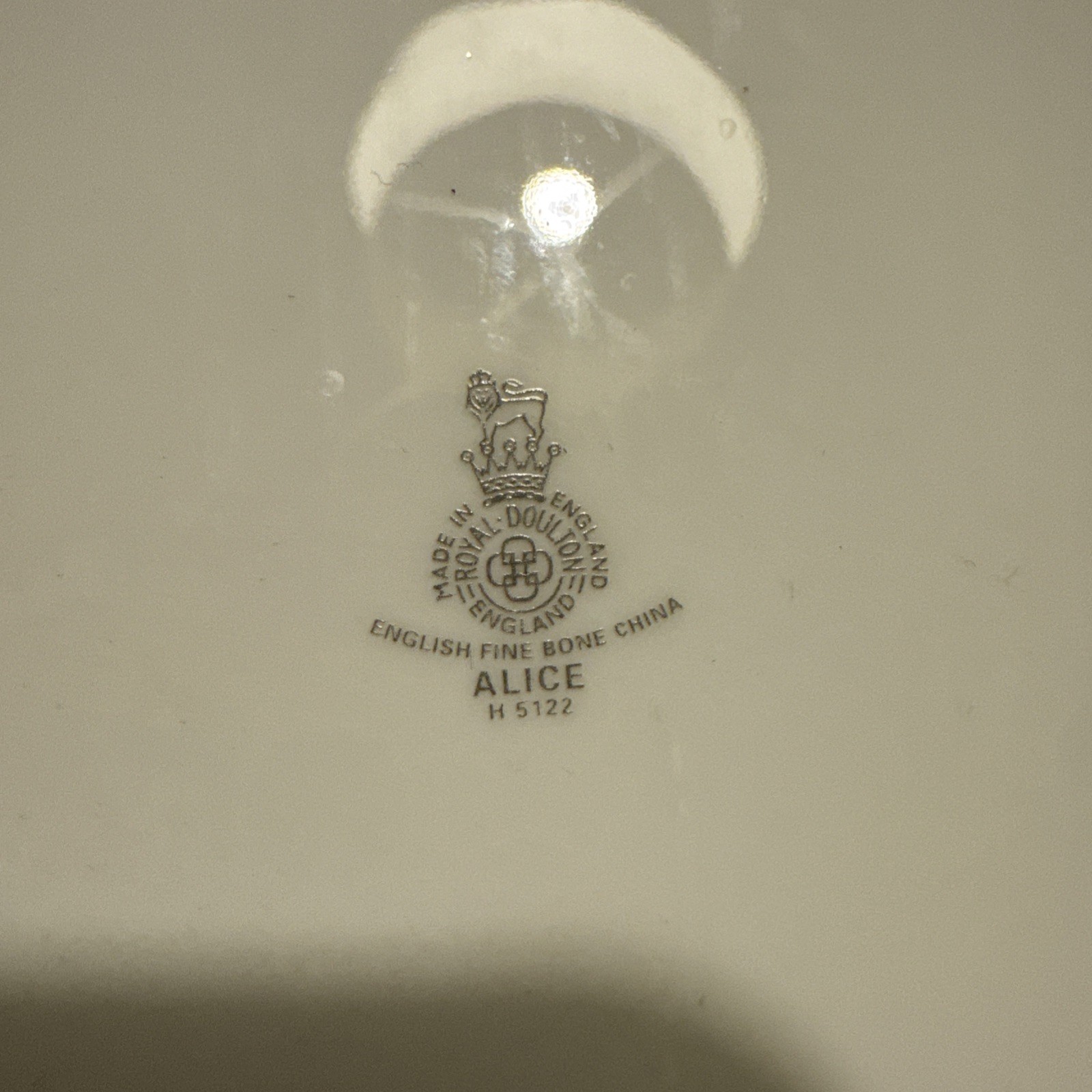 7 Royal Doulton Fine China ‘Alice’ 10.5 Inch Dinner Plates Made In England Set