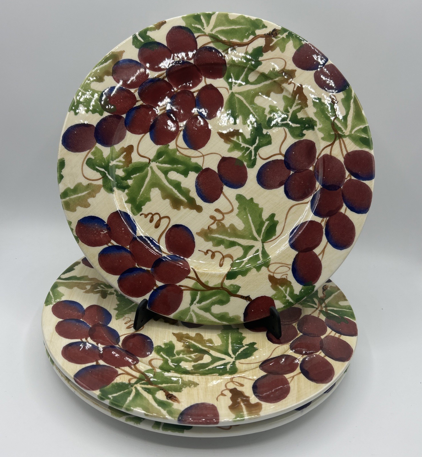 Italy La Ceramica VBC Nove Handpainted 11″ Plate With Grapes Vines And Leaves