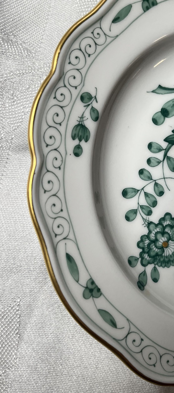 Vintage Handcrafted Meissen Oriental Painted Salad Plate 5 1/2 Inches gold trim