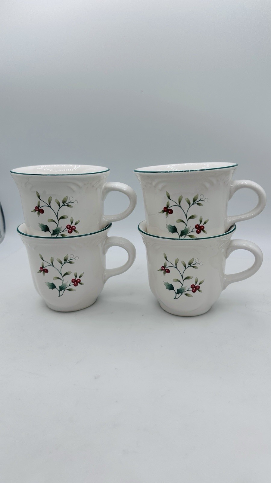 Pfaltzgraff Winterberry Set 4 Coffee Mugs Holly Berry Green Rim Stoneware