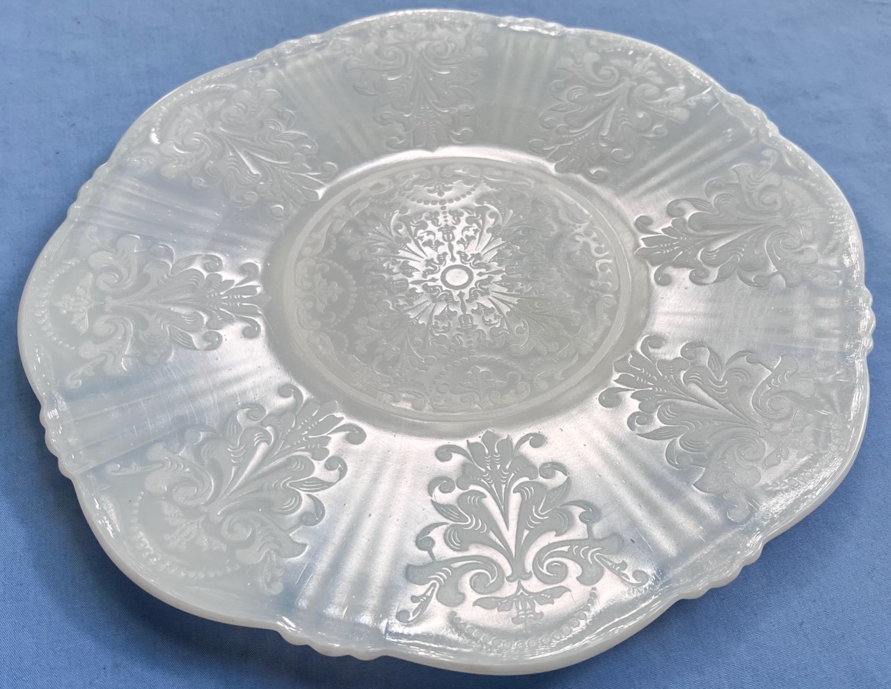 Macbeth-Evans AMERICAN SWEETHEART MONAX 11 3/4 Inch White Salver Serving Plate