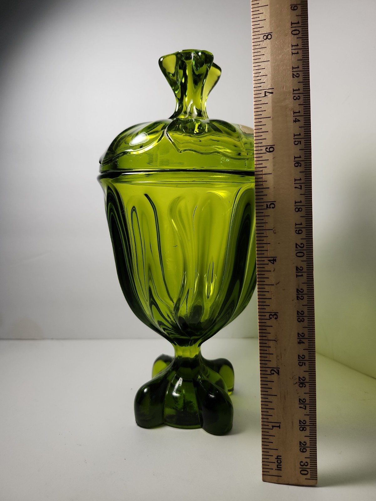 Vtg Dark Green Pedistal COVERED CANDY DISH~ COMPOTE ~VANITY JAR ART GLASS 4″x8″