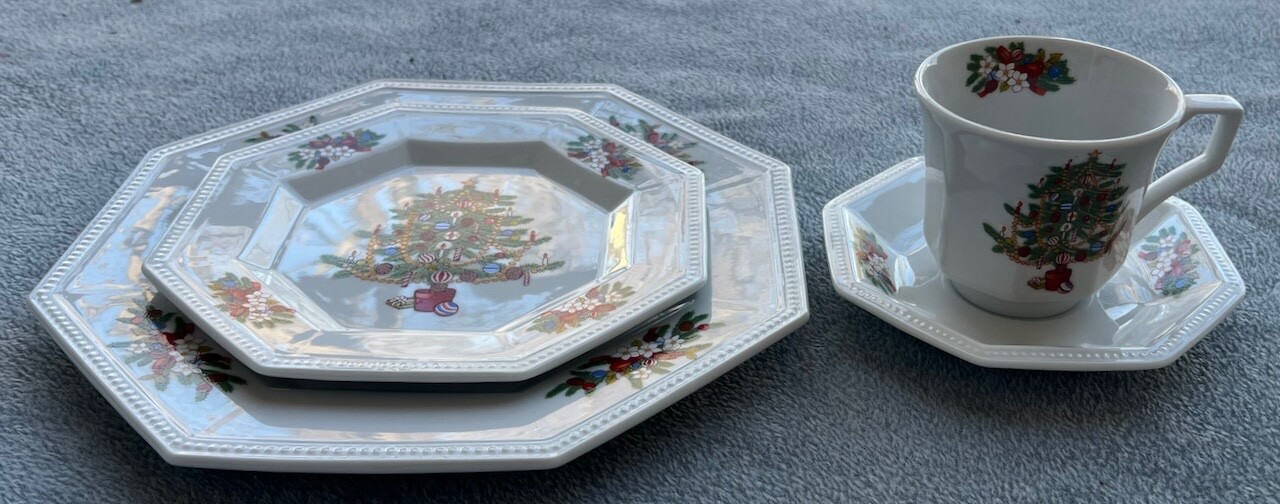 Four-Piece Place Setting Fairfield Peace On Earth Christmas Dinnerware