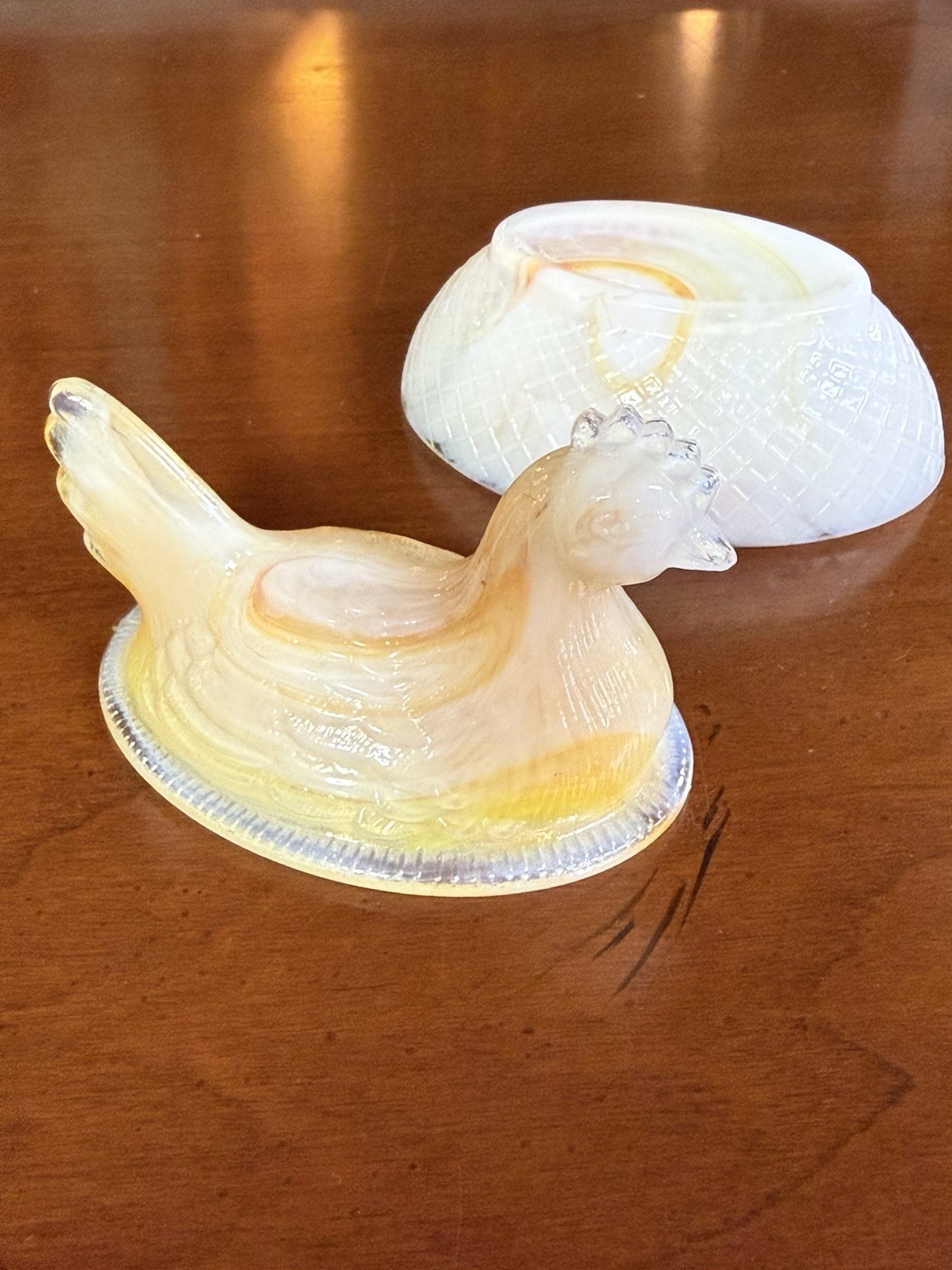 Boyd Glass Hen on Nest #182 Coral Mist 3″ Slag Chicken Salt Cellar UV Glows Vtg