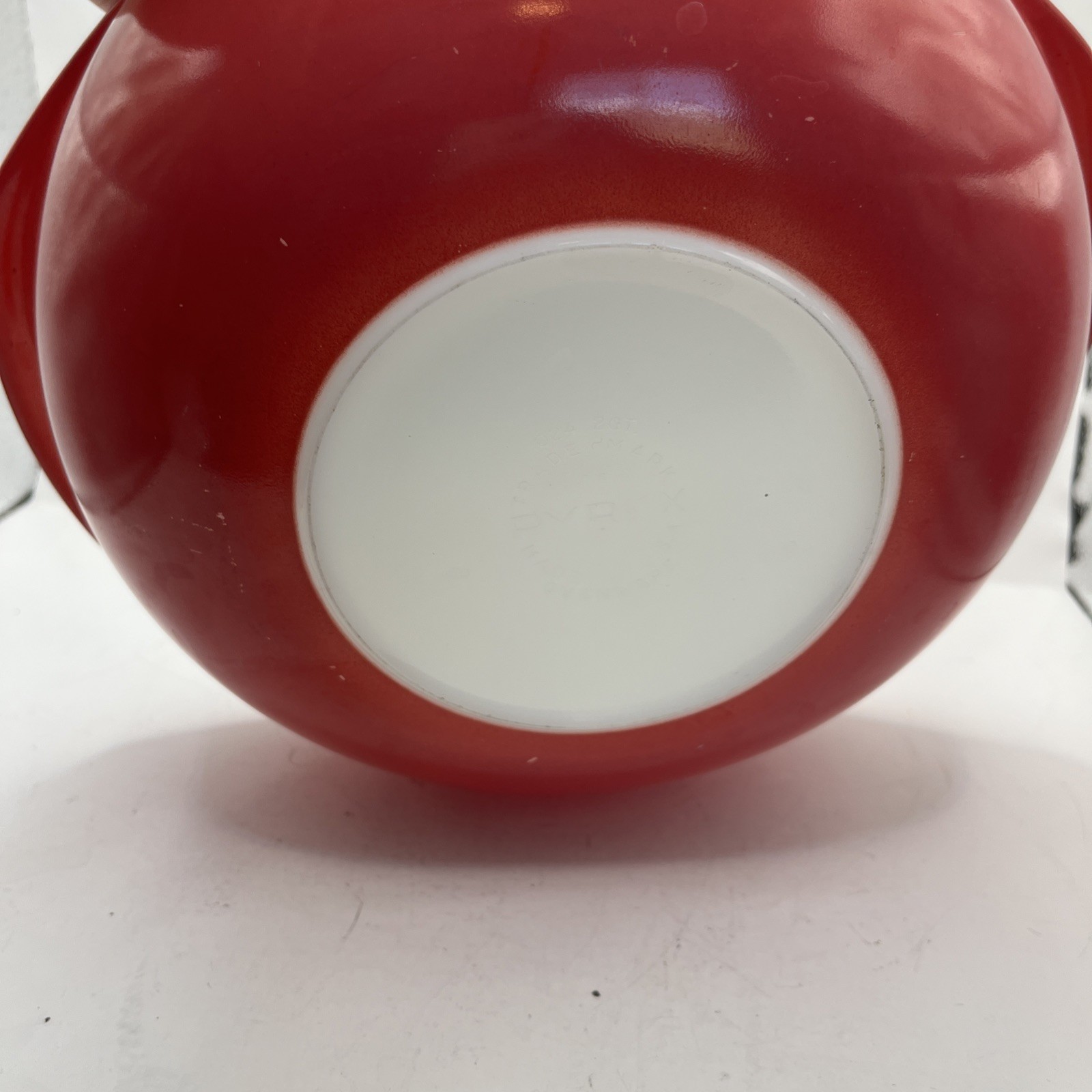 Pyrex 1970’s MCM pink nesting bowl Set Vintage With Lid