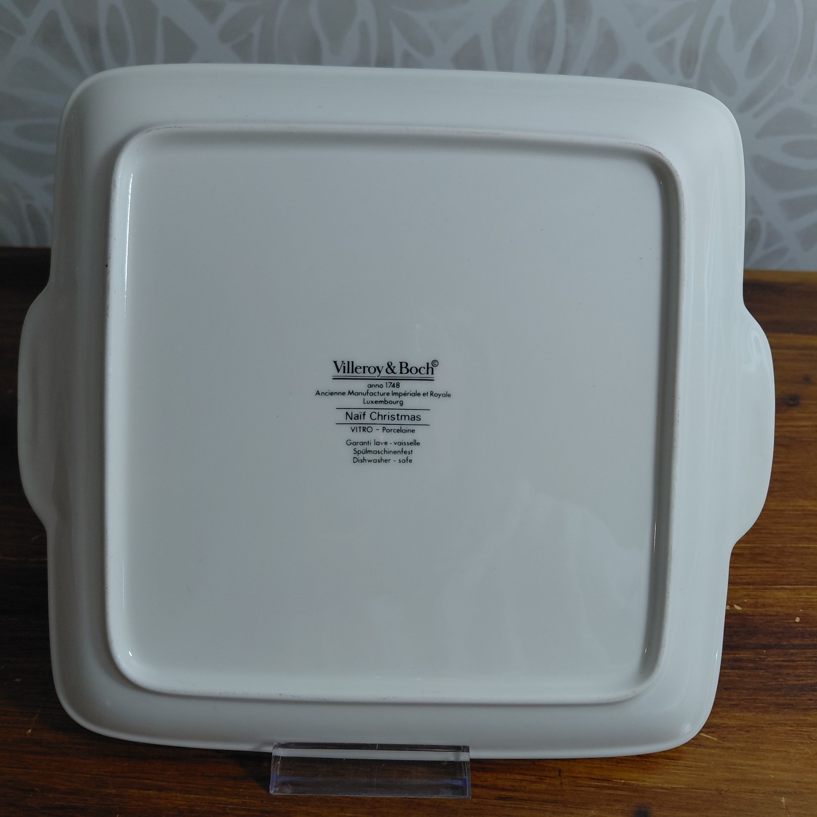 Villeroy & Boch Naif Christmas Square Handled Serving Tray Laplau 9″ Nativity