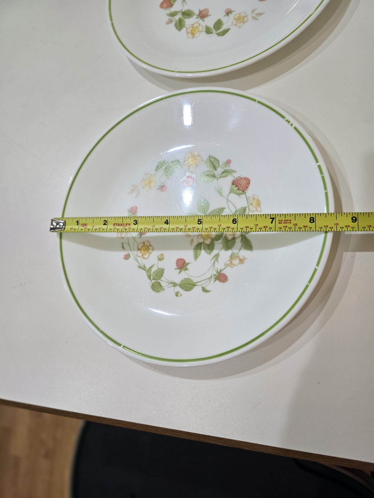 7 Corelle by Corning Strawberry Sunday, 5 10 1/4″ Dinner 2 8 1/4″ Plates VTG