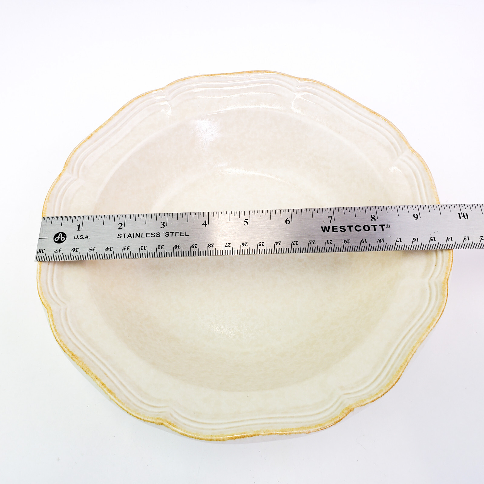 Mikasa Country Charm FG000 Large Serving Bowl Beige Gold Scallop Edge Japan