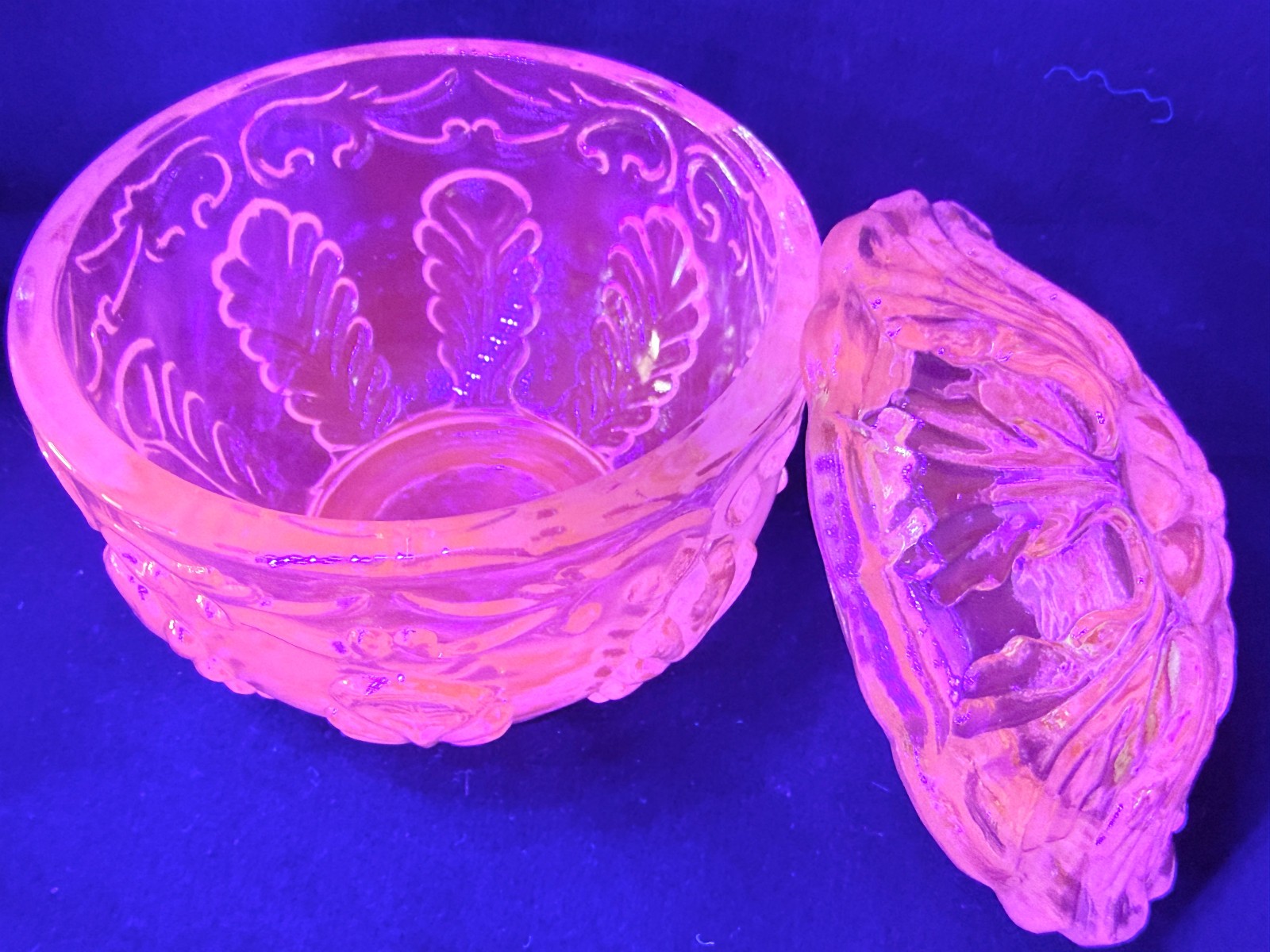 Teal Green Vaseline Uranium glass covered candy dish coffee sugar jar powder box
