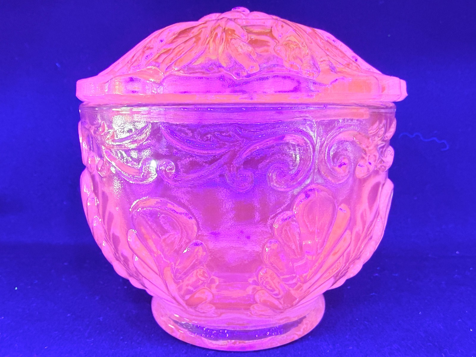 Teal Green Vaseline Uranium glass covered candy dish coffee sugar jar powder box