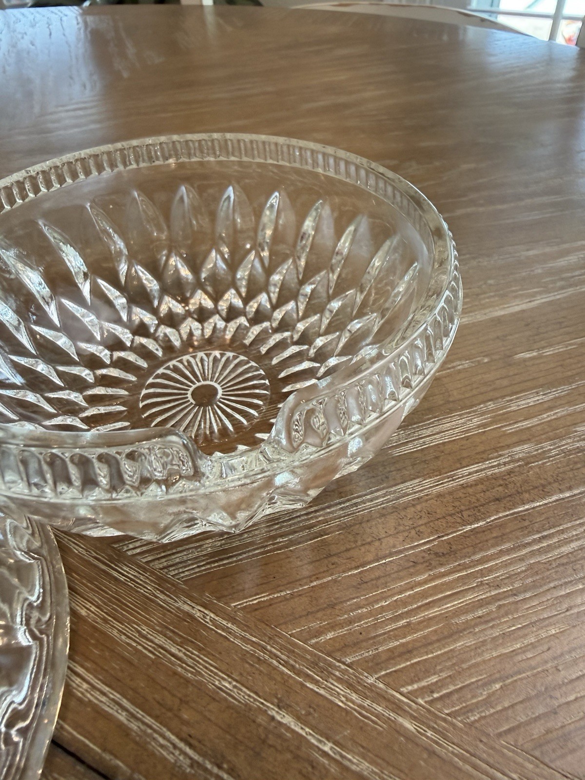 VINTAGE INDIANA GLASS LIDDED CANDY BOWL SERVER SUGAR