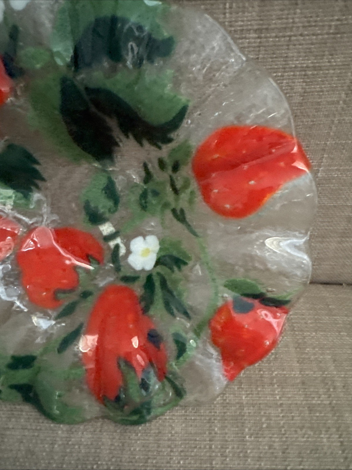 Sydenstricker Strawberry Fused Art Glass Ruffled Edge Small Bowl Pristine