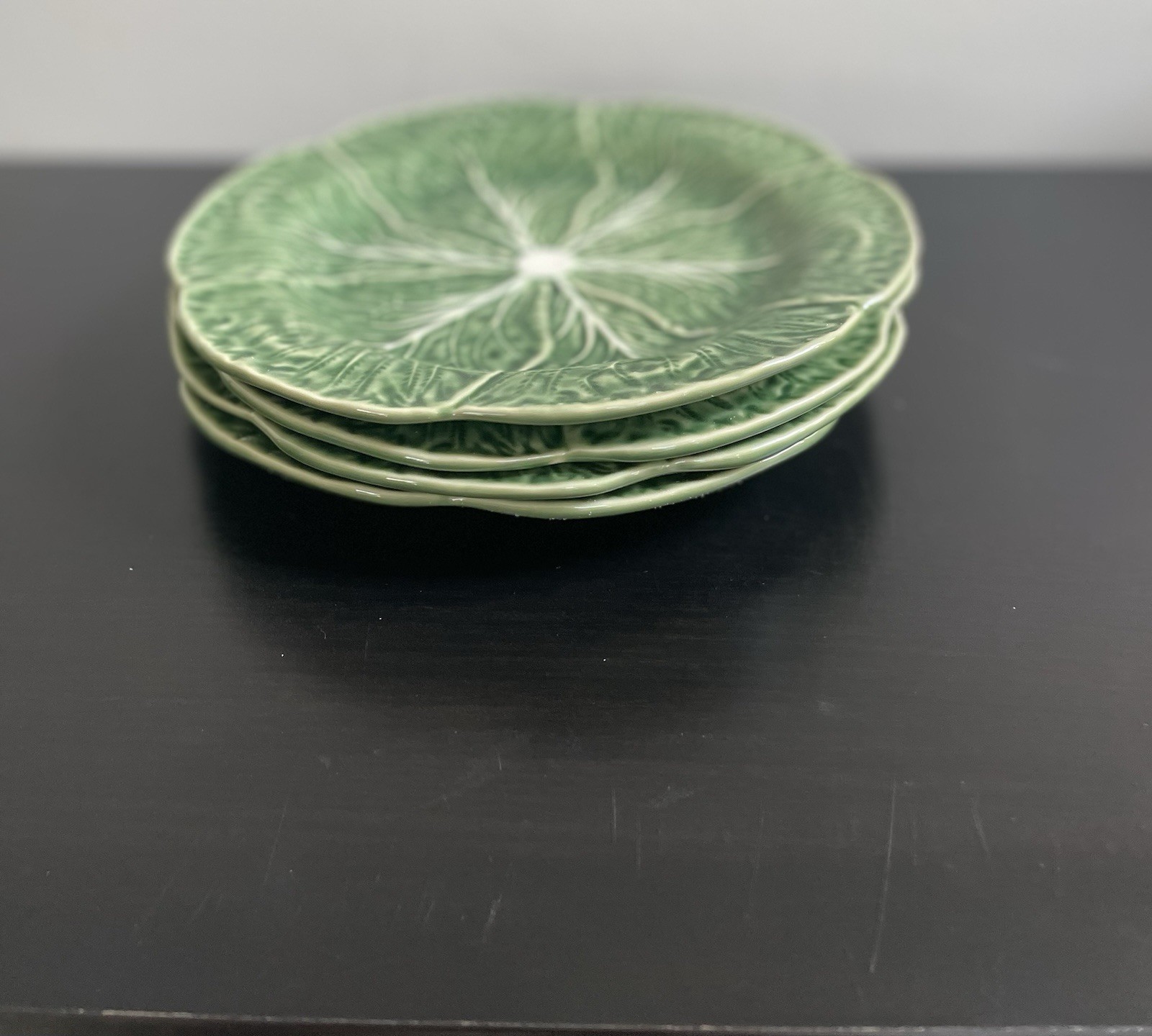Set Of 4 Cabbage Leaf Dinner Plates 9”D, New In Box