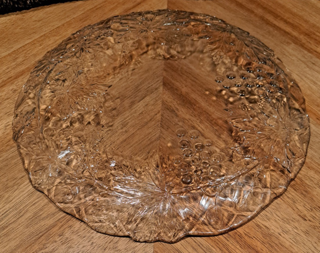 Cristal D’Arques-Durand Mallory Grapes & Leaves Design 10.5″ Glass Dinner Plates