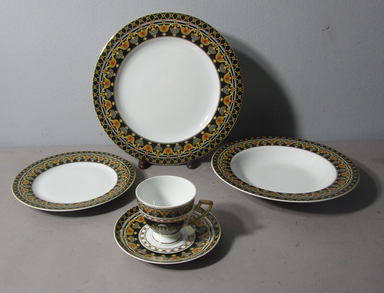 Vintage Unused 86 Piece VERSACE STYLE ITALIAN JUMBO GRUPPO Dinner Set for Twelve