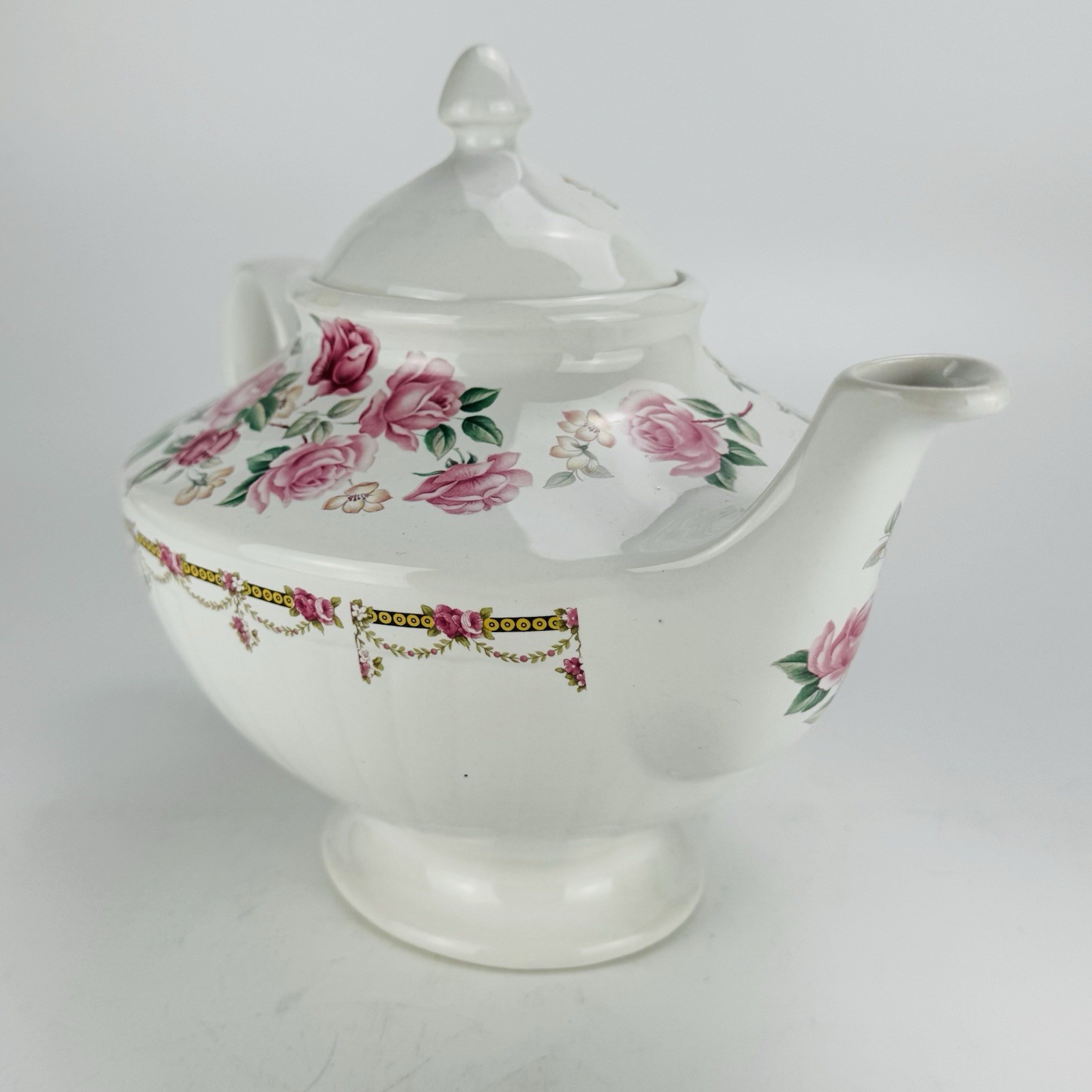 Vintage Arthur Wood & Son Teapot 6334 Pink Roses Staffordshire England 9.5””
