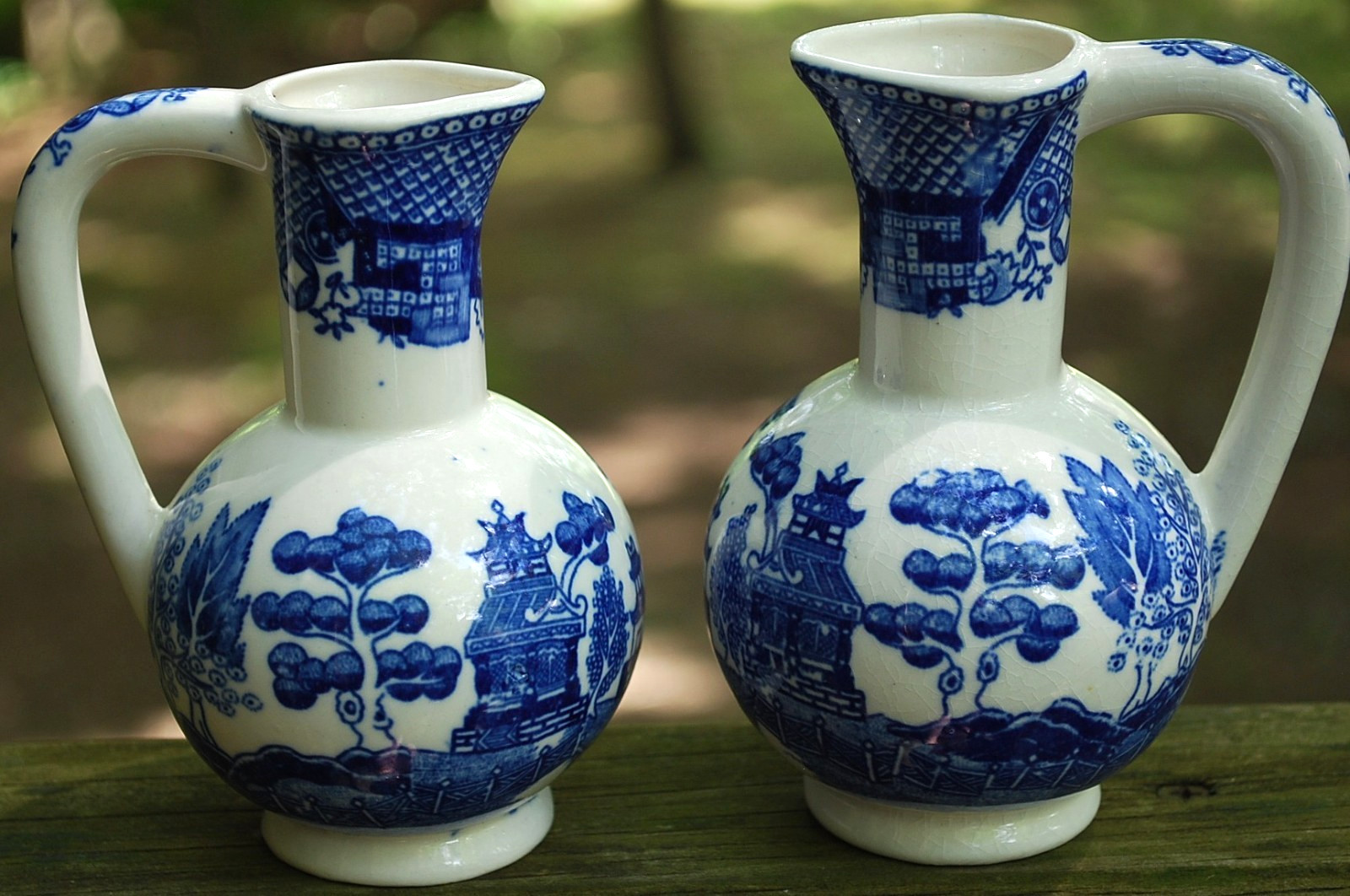 Vtg Set 2 BLUE WILLOW Oil & Vinegar Cruets OLD STYLE Japan w Label 5″ ASIAN Exc
