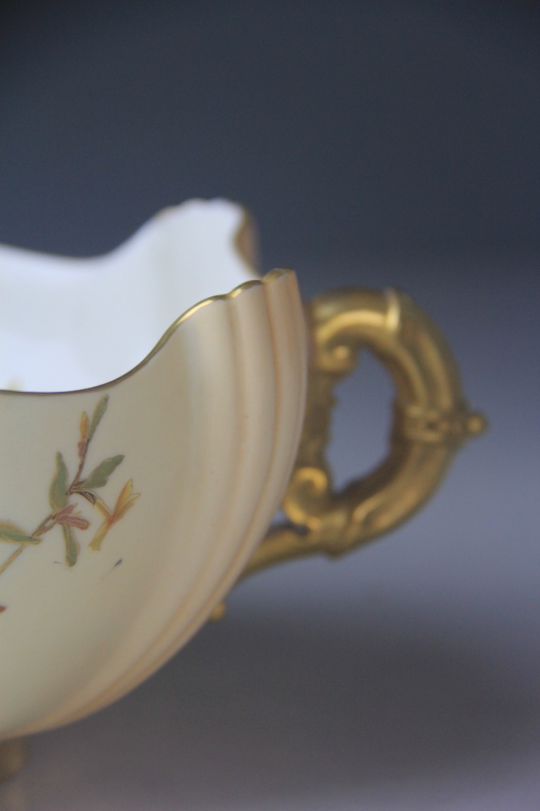 Antique Royal Worcester Large Blush Ivory Double Handled Centerpiece Bowl 1435