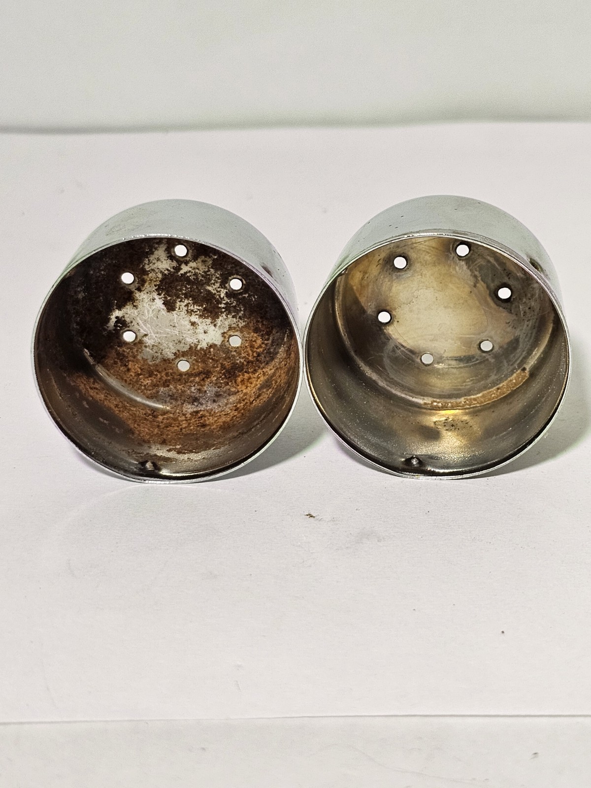 Vintage Olive Green Glass Salt Pepper Shakers Metal Lids Retro Set Not Marked