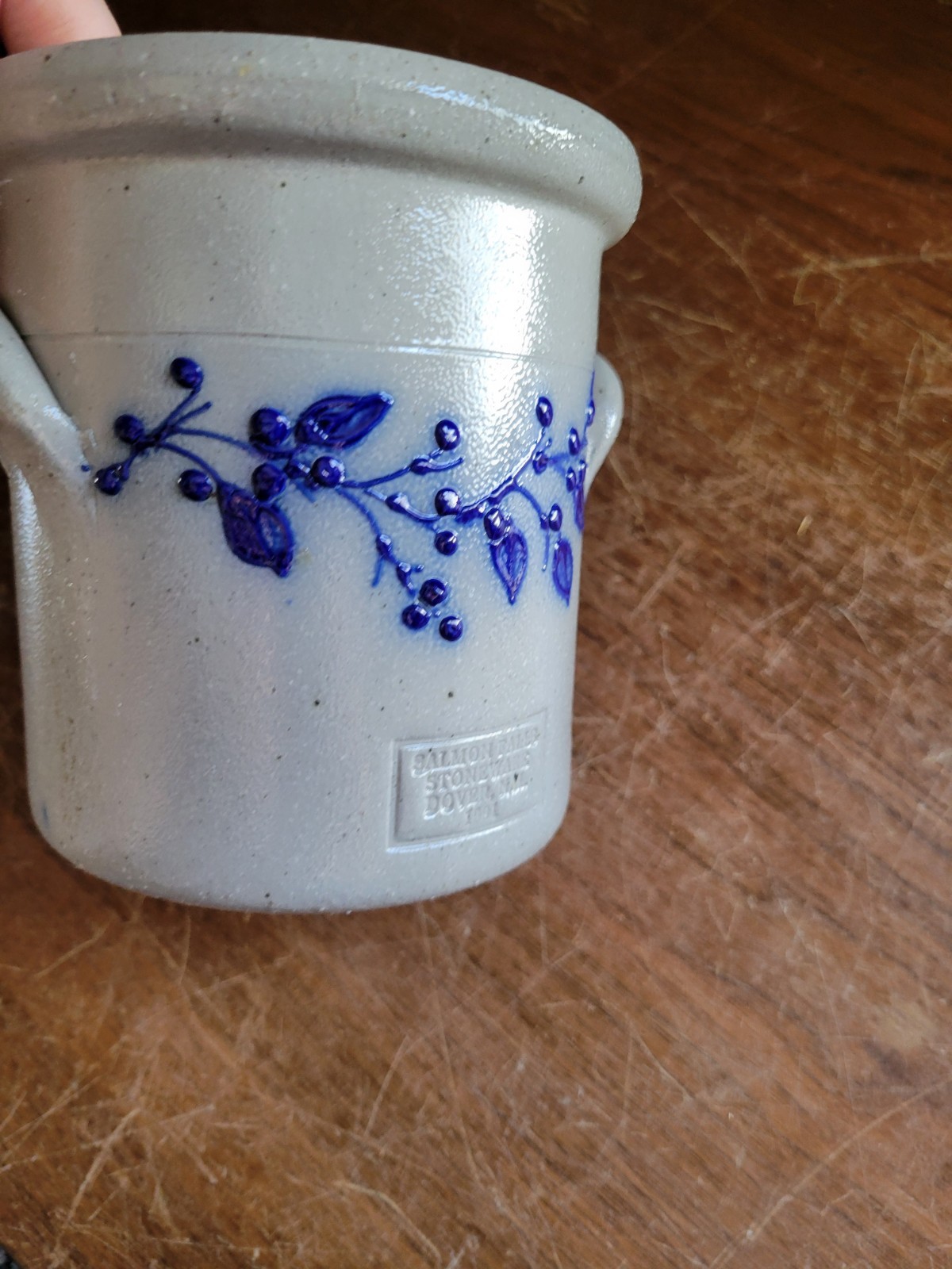 Salmon Falls Stoneware Pottery Crock Blueberry Vines 1991 5.25″