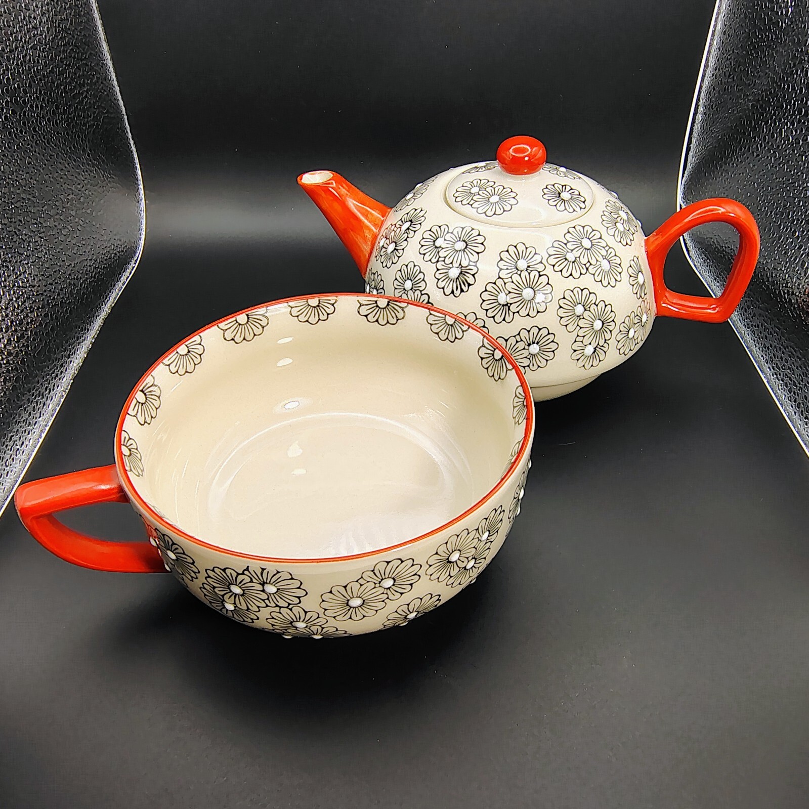 Yokohama Studio Hand Painted Embossed Ceramic Teapot & Cup Mug Duo Set