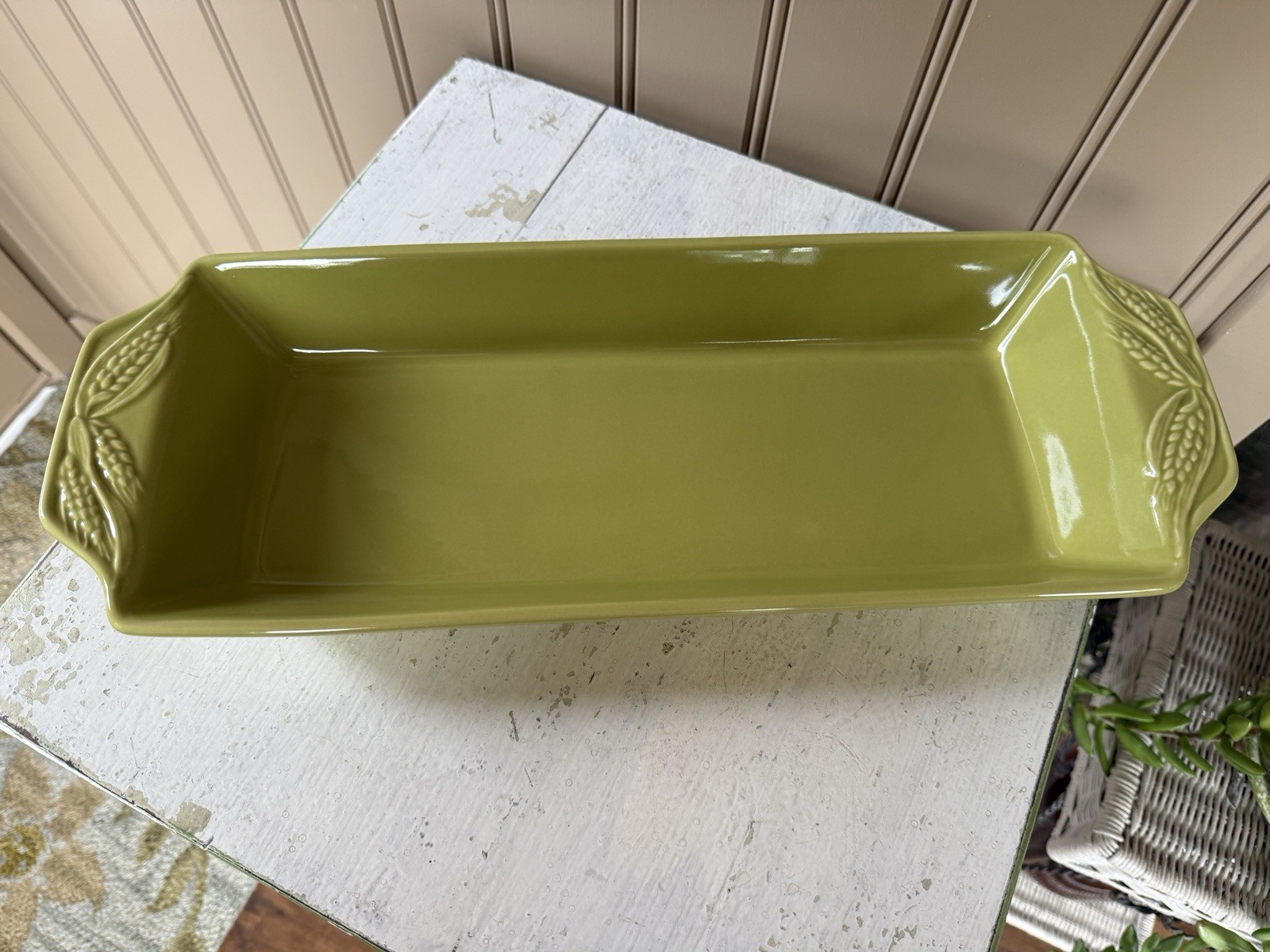 Pfaltzgraff Plymouth Bread tray Wheat Embossed Serving Dish Green