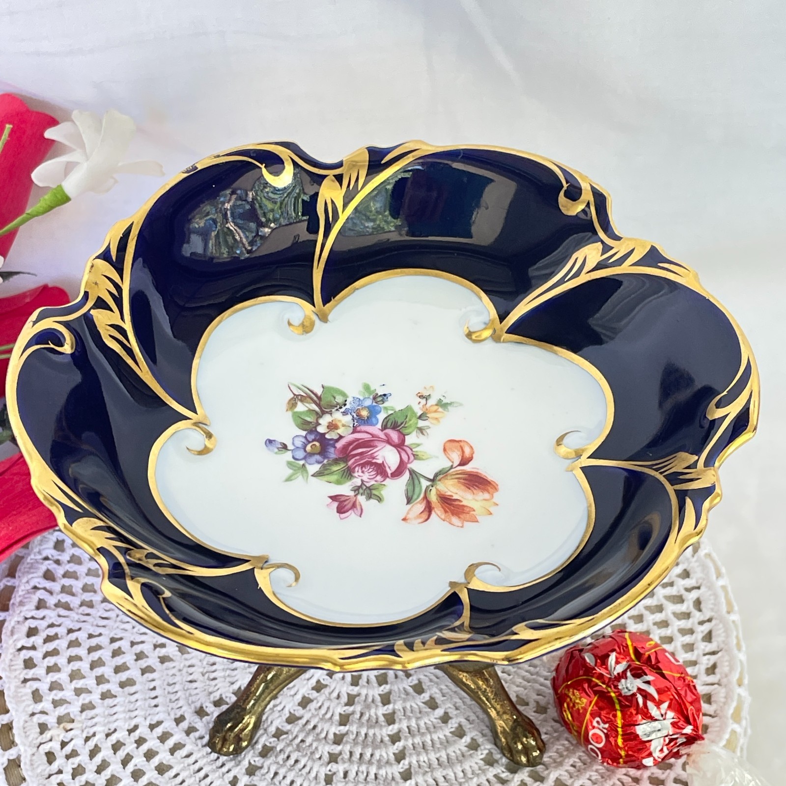 VINTAGE JLMENAU GRAF VON HENNEBERG ECHT KOBALT PORCELAIN DISH BRASS LION BASE