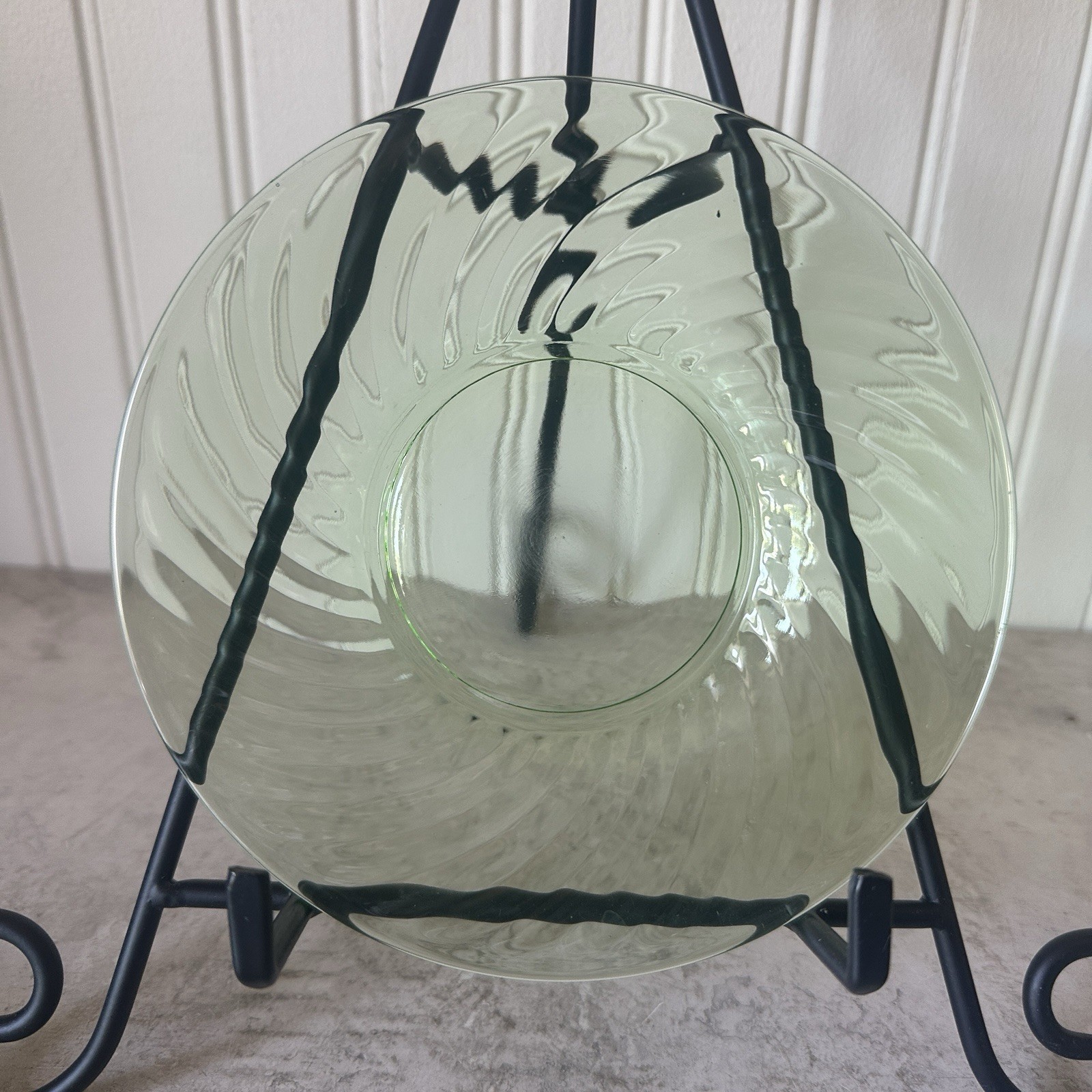 Set Of 4 Uranium Optic Swirl Green Depression Glass 6” Saucer Plates UV Glow EUC