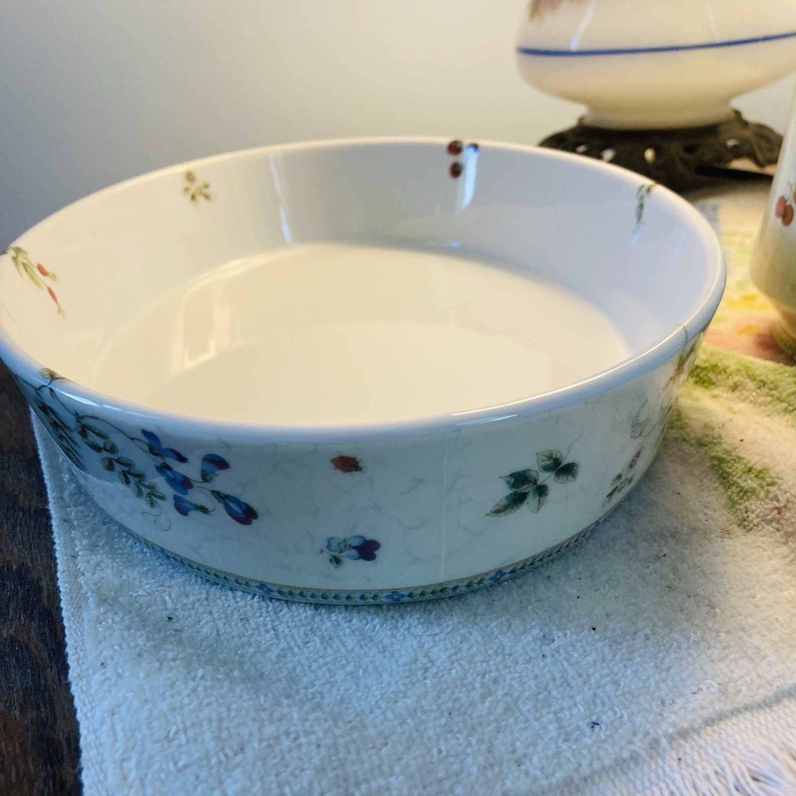 Wedgwood China Fleur Pattern Oval Serving Bowl And Pitcher 1997