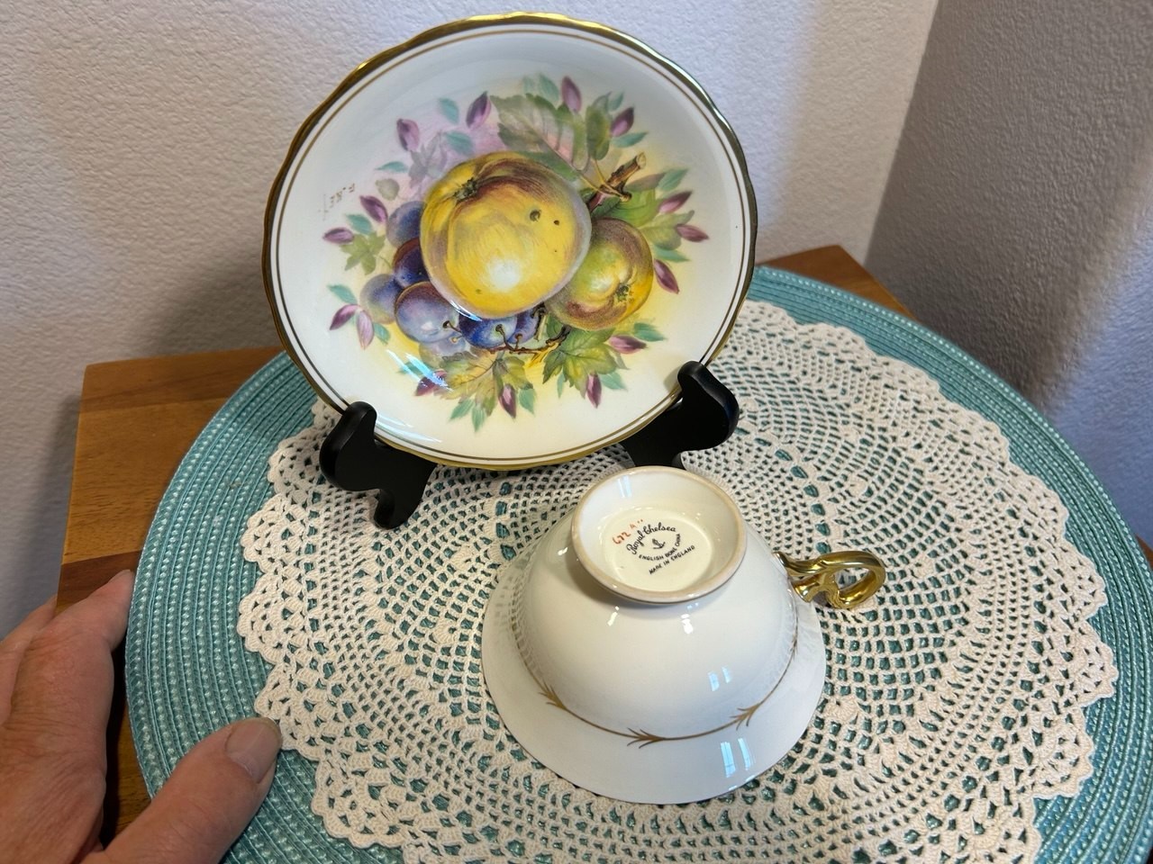 VTG Royal Chelsea Teacup & Saucer matched Set signed F. Key hand painted 1940 s