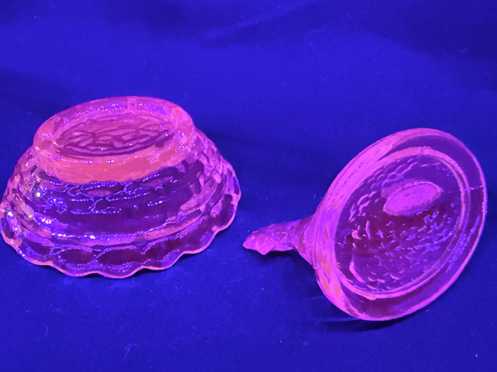 Green Vaseline Uranium glass mini Hen Chicken on nest basket egg chick salt glow
