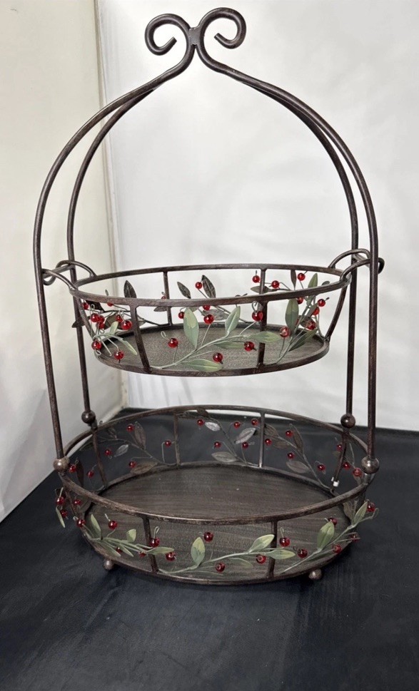 5451 Princess House Winter Vine Leaves Berries Metal 3pc Tiered Server NIB