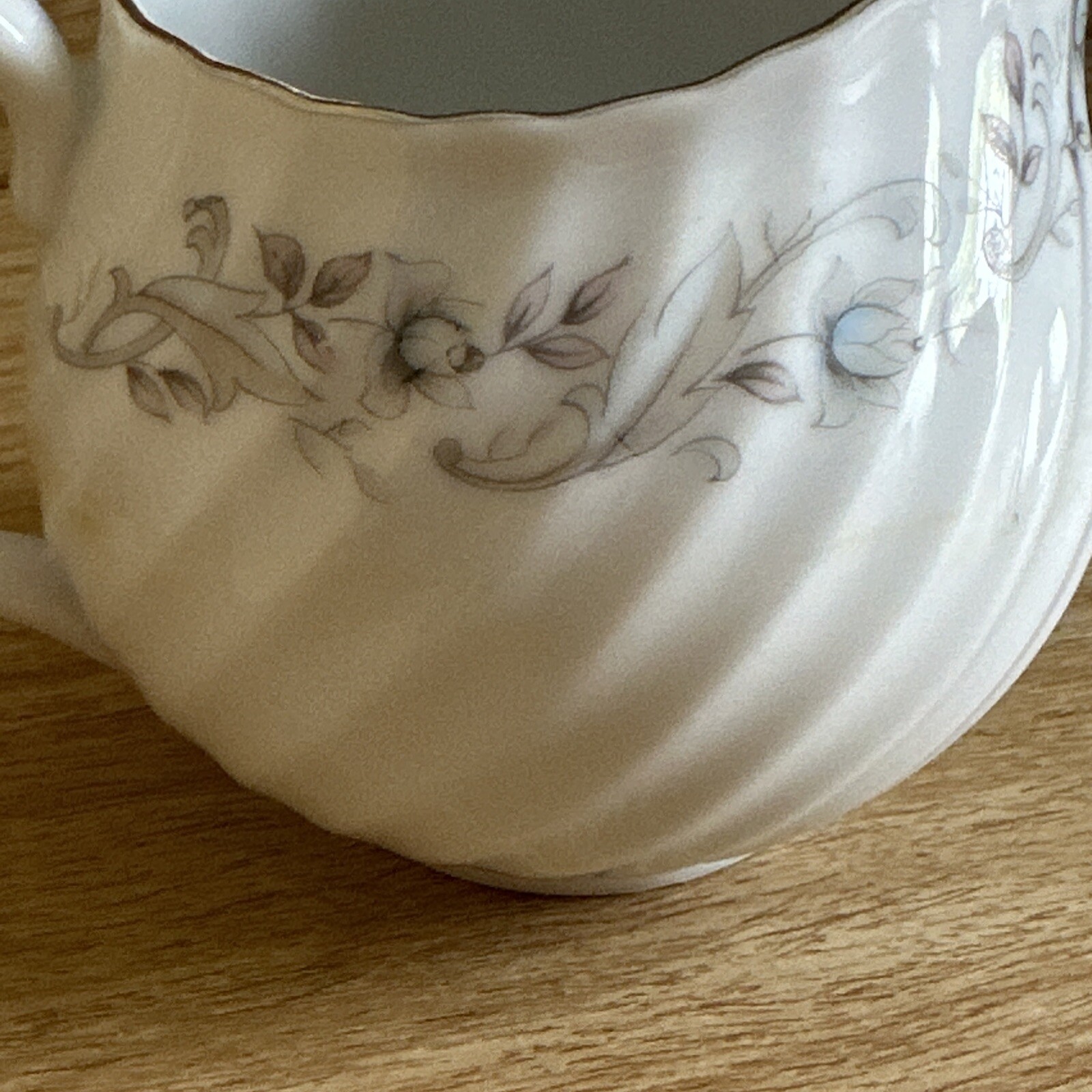 Mikasa Monte Carlo dainty Creamer 470 VTG Mikasa 1994-1997 JAPAN blue flowers