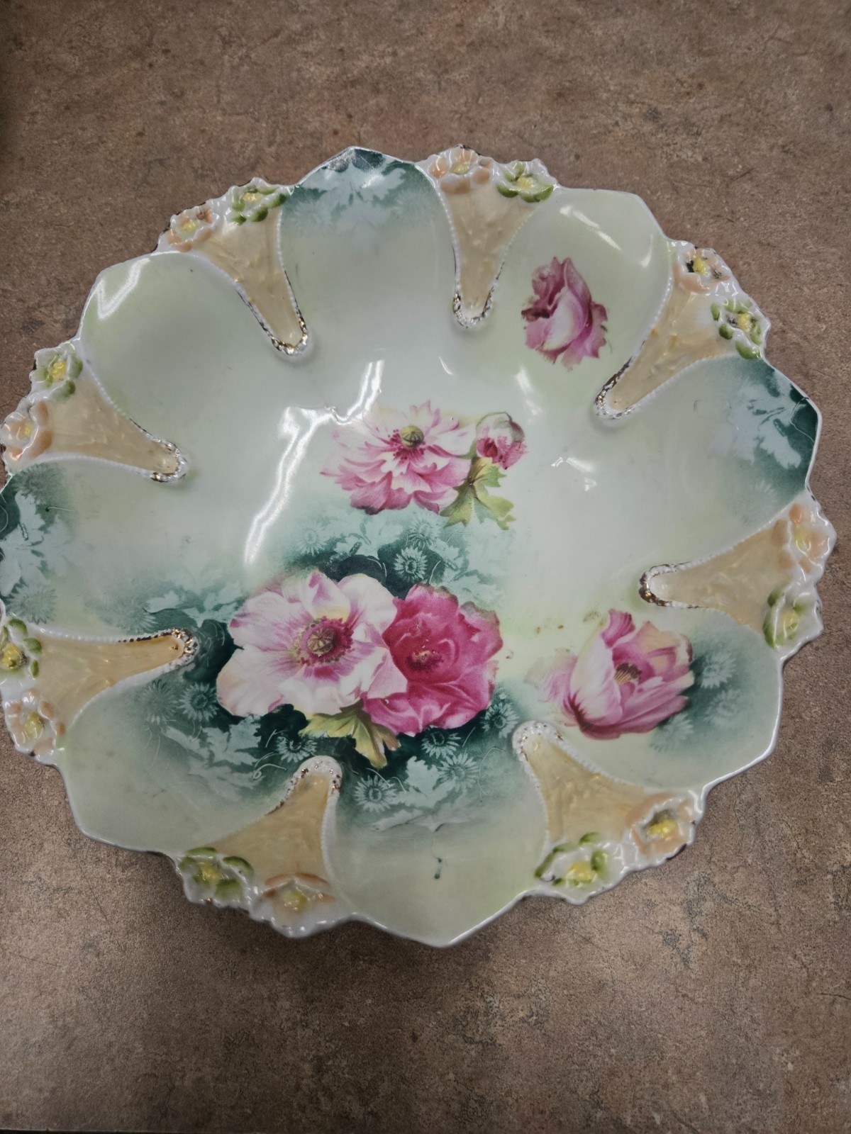 RS Prussia Flower Mold Green Bowl with Pink Roses