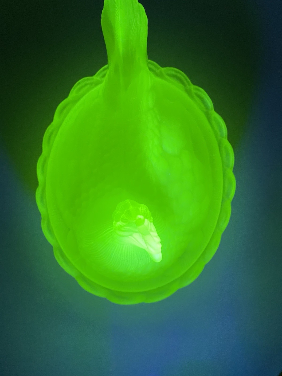 HEN ON NEST 7″ YELLOW FROSTED VASELINE URANIUM GLASS Canary BASKET WEAVE BASE