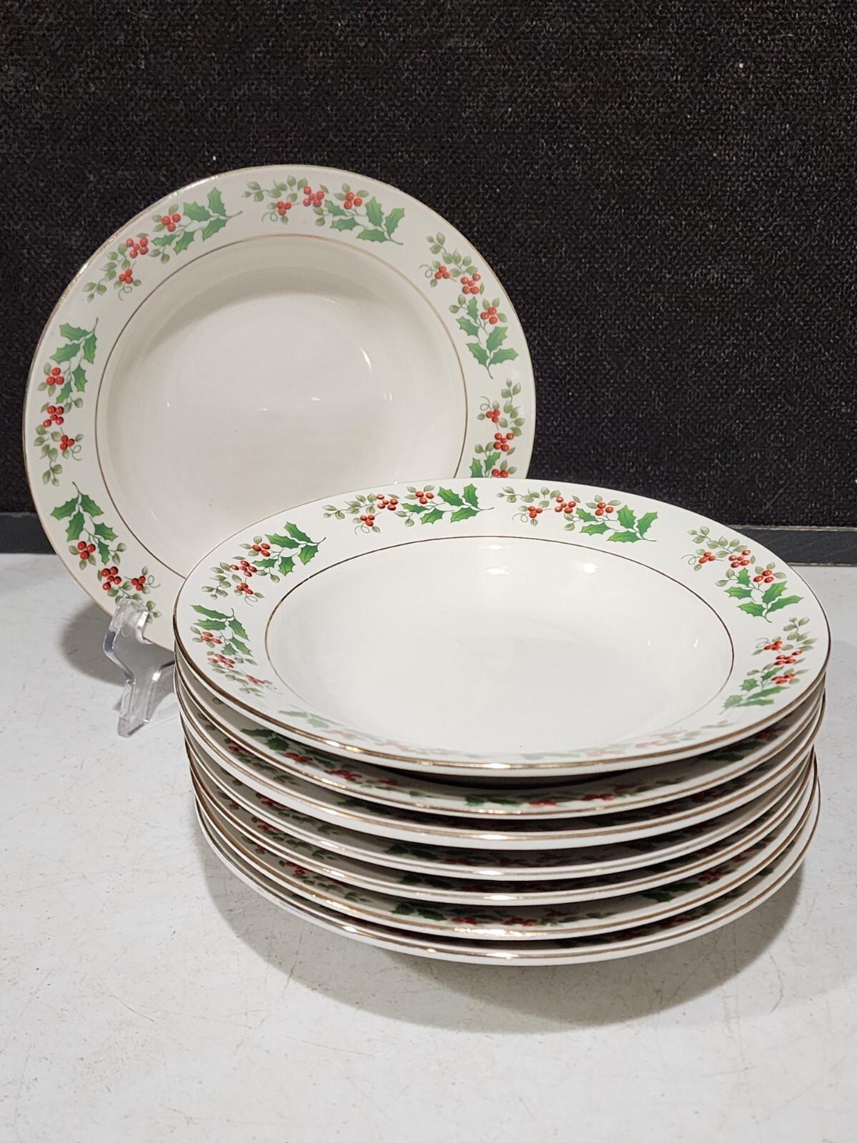 SET OF 8- Gibson Housewares CHRISTMAS CHARM Soup Bowls Holly & Berries 8″