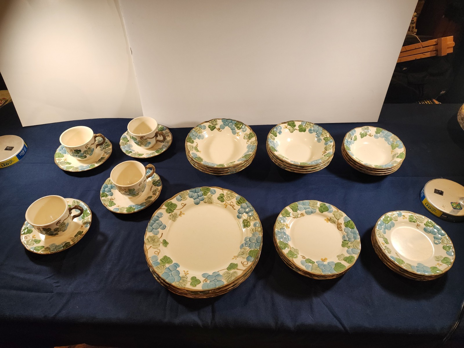 Vintage Metlox Poppytrail Sculptured Grape 32 Pc Dinnerware Set Service for 4 CA