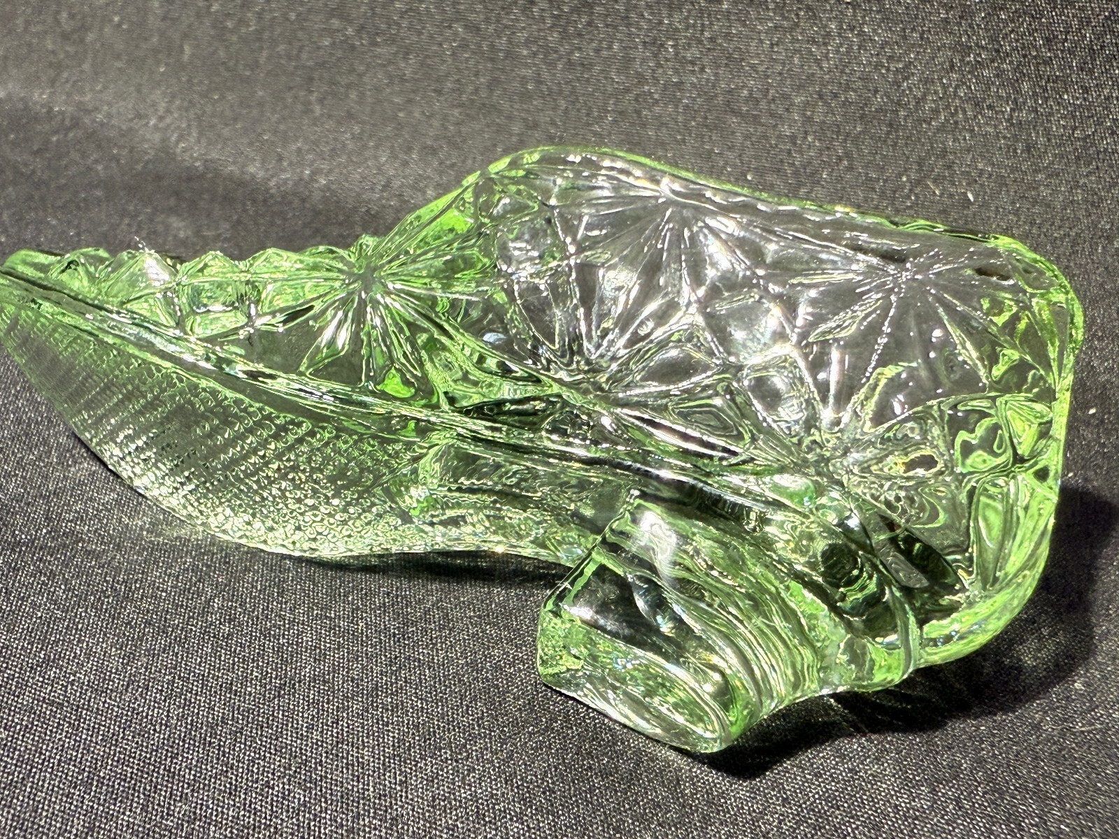 Green Vaseline glass floral shoe slipper boot uranium daisy & button pattern art
