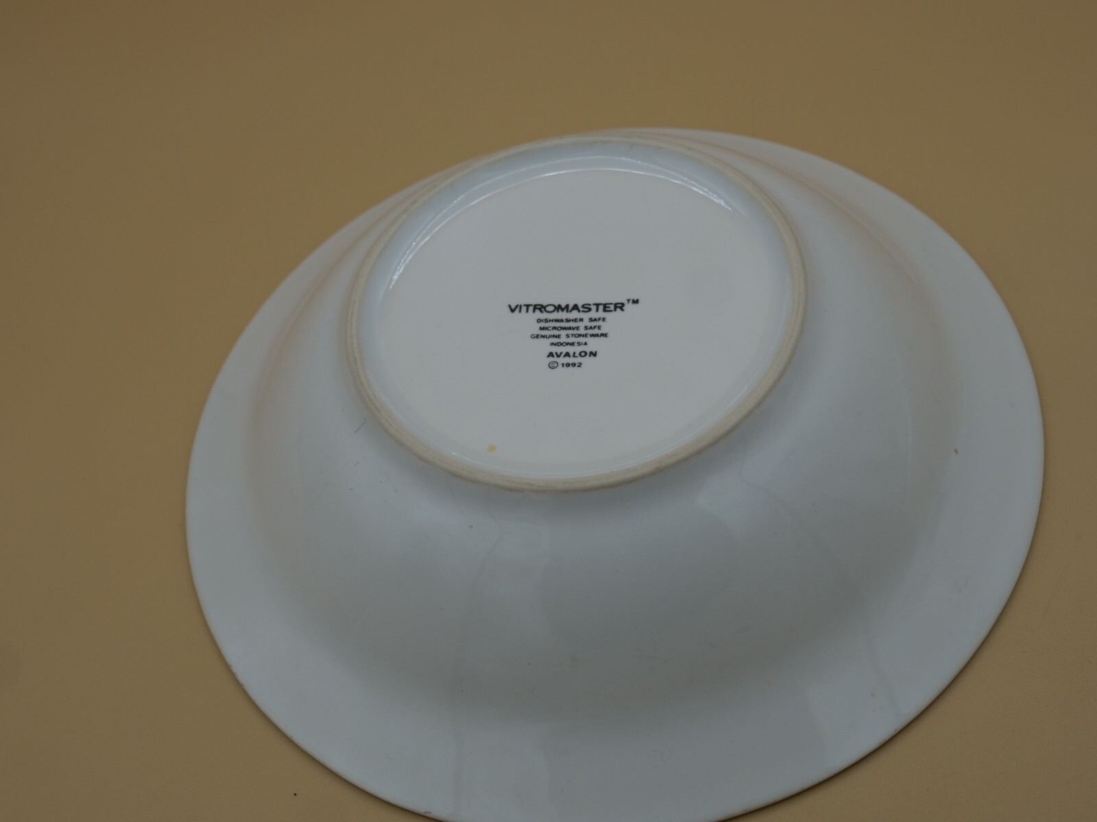 Vitromaster Avalon 1992 Fruits trim Soup Bowl 754074 Genuine Stoneware 7.5″