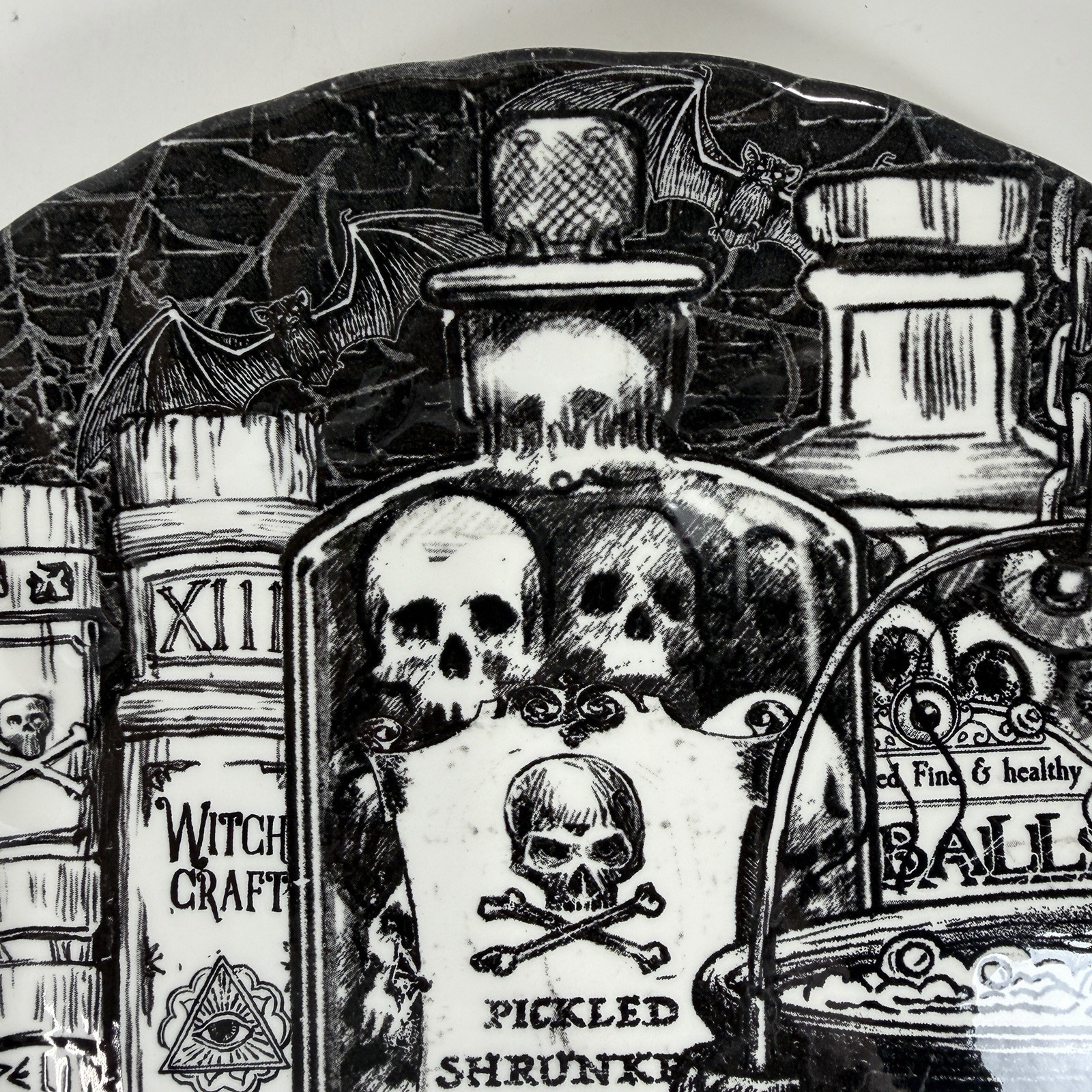 Royal Wessex Halloween Potions 10-1/8in Dinner Plates Eyeballs Cauldron Set of 2