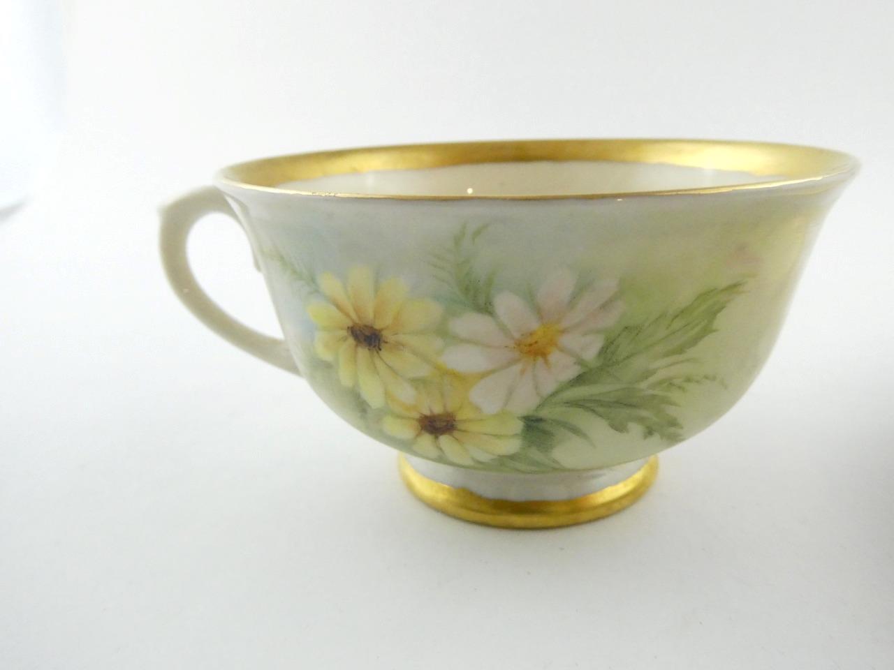 1970s Hand Painted Porcelain 4 Piece Place Setting Daisy Flowers Signed VGOOD
