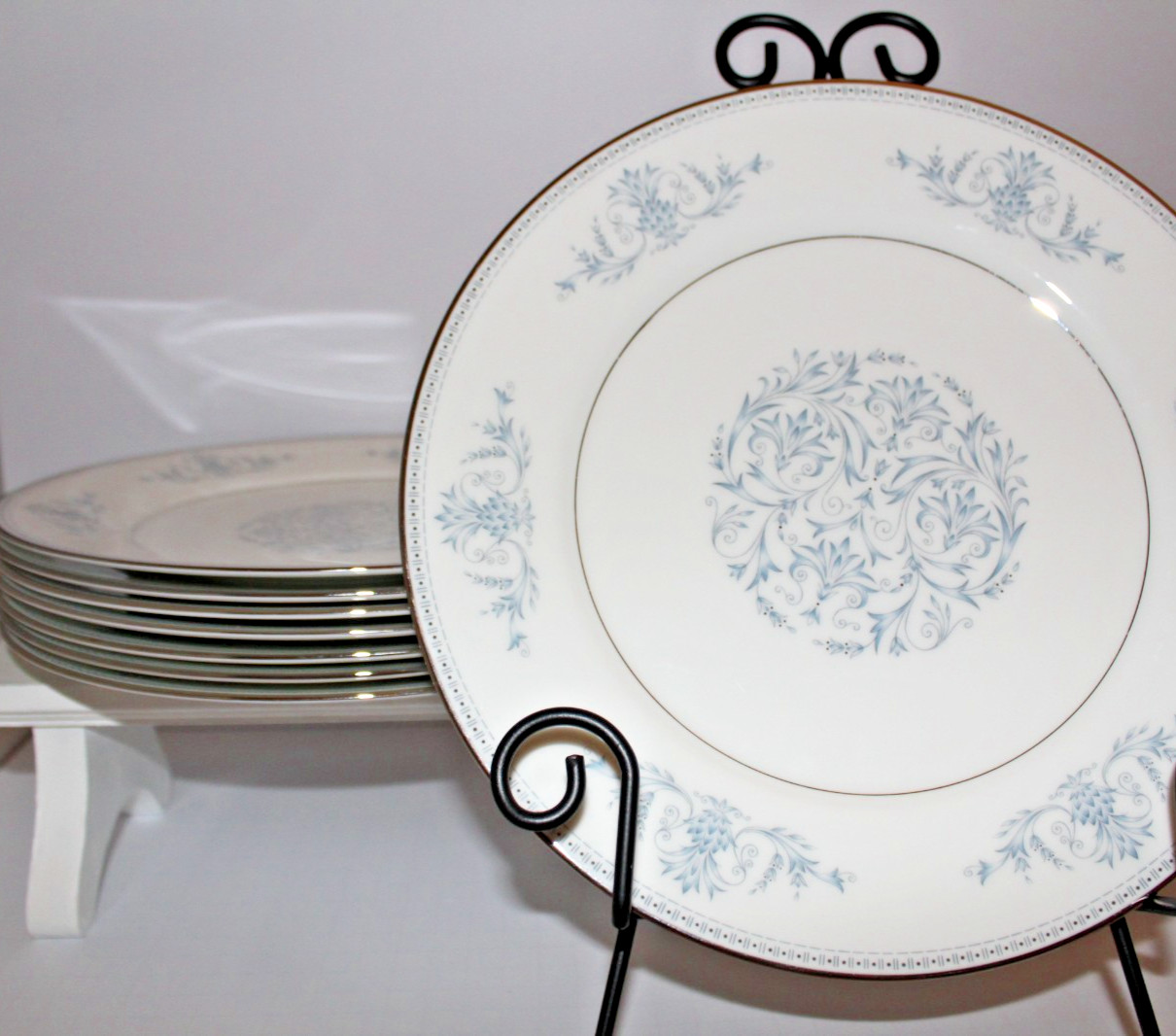 Set of 8 Vintage Oxford Bryn Mawr Bone China 10 3/4″ Dinner Plates