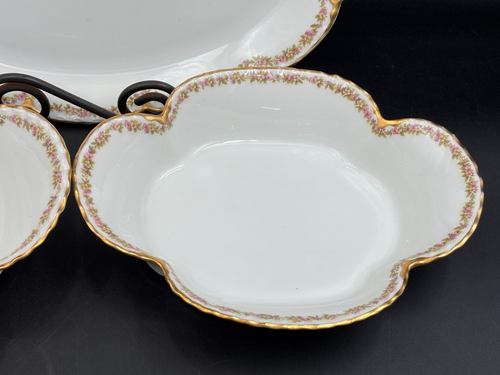 Haviland “SCHLEIGER 524” Germany ~ 3 Piece Serving Set: (2) Bowls (1) Platter