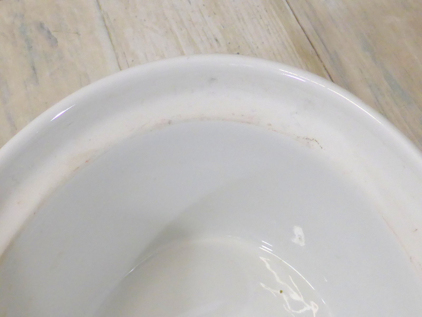 Apilco Covered White Ceramic Casserole 8 Inches x 3 1/8 Inches Pre-Owned