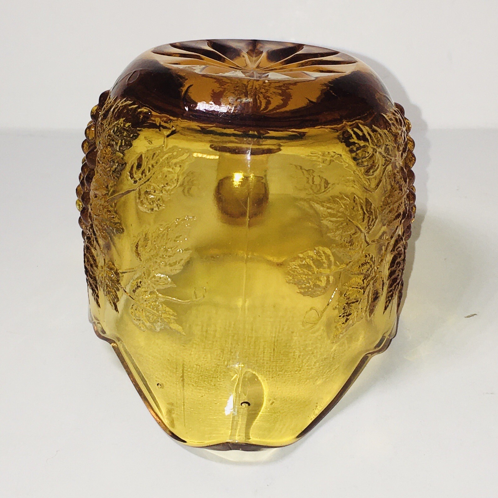 L.E smith Honey Amber pressed Depression glass grapes and leaves pattern creamer