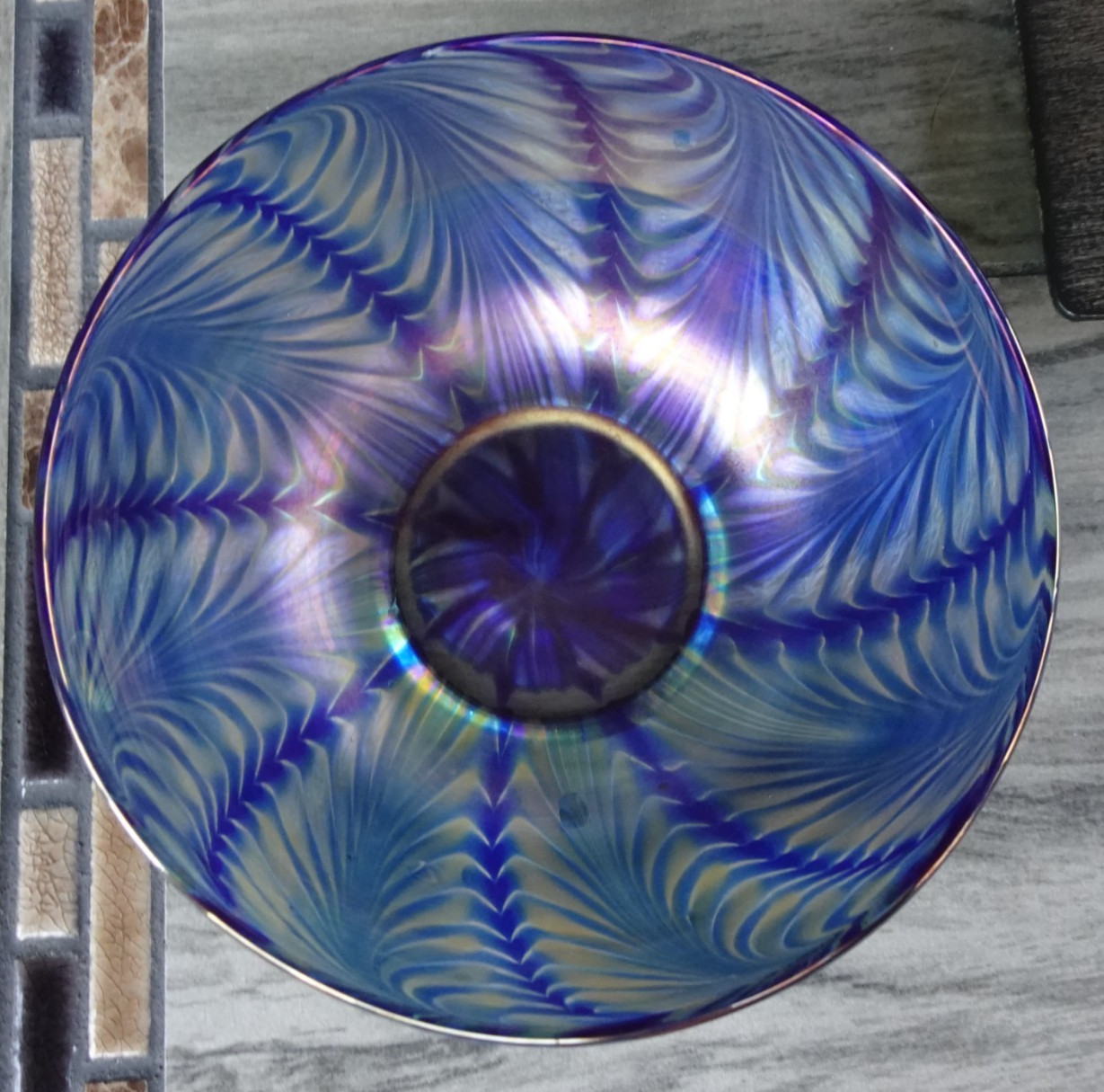 Signed Lundberg Studios Art Glass 2002 Pulled Feather Blue Iridescent Bowl