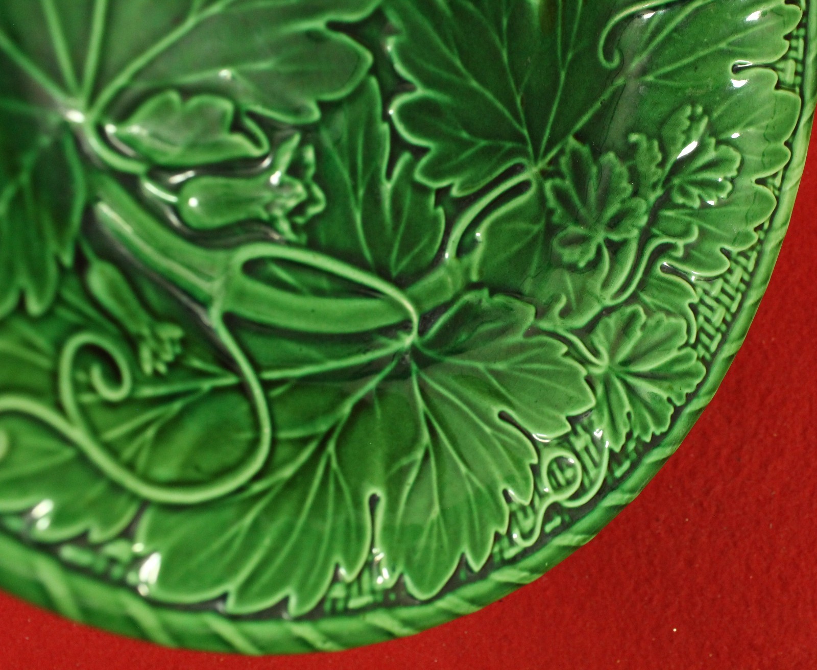 Vintage Bordallo Penheiro Dark Green Grape Vine Majolica Plate No Mark 8 1/2″