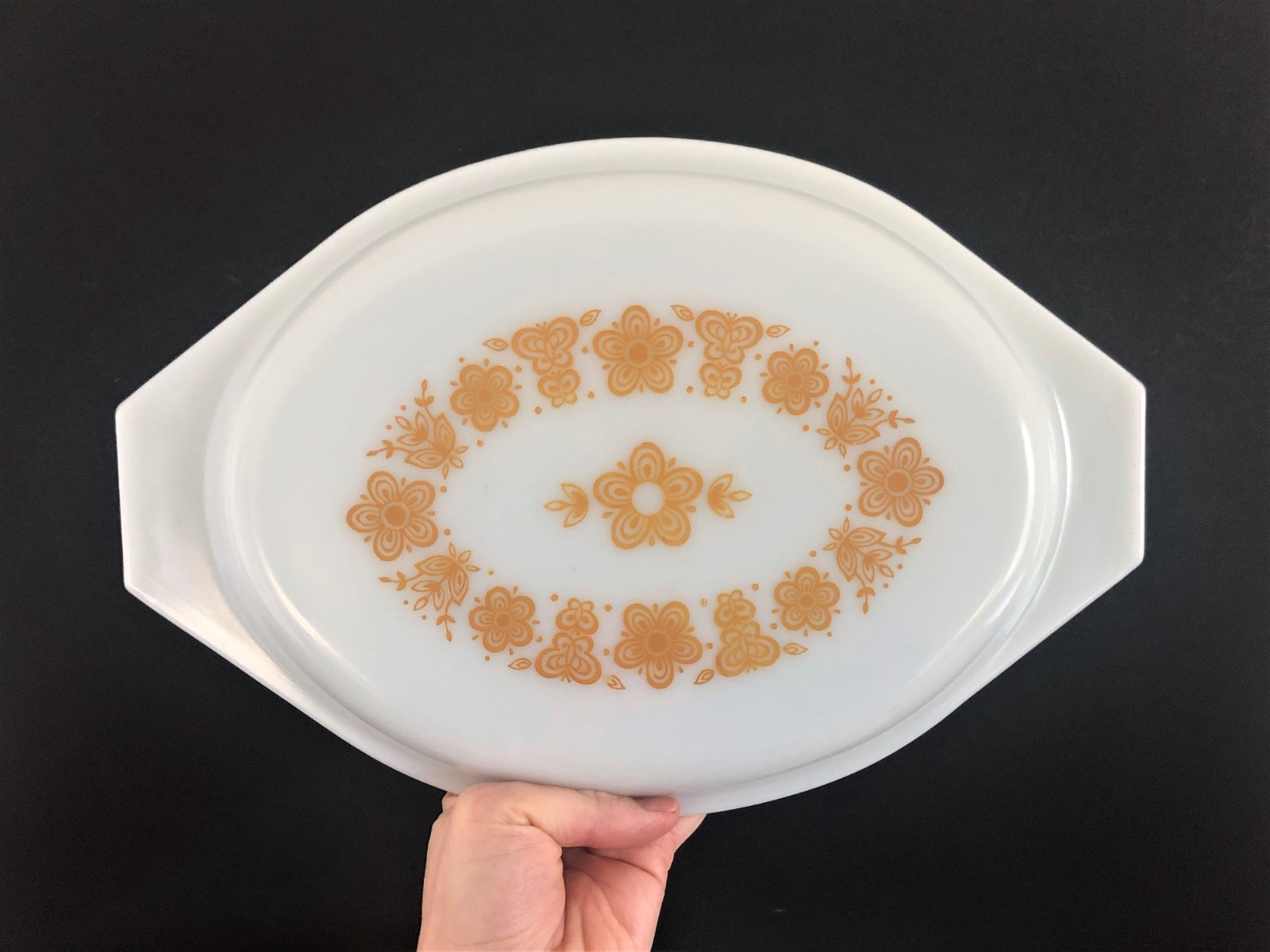 Vintage 1970s Pyrex Butterfly Gold 2-1/2 Qt. Oval Casserole Dish #045 – with Lid