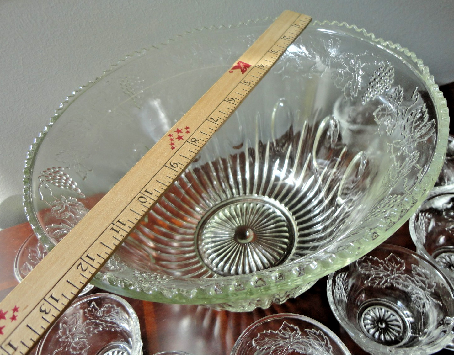 VINTAGE PRINCESS INDIANA HARVEST GRAPE CLEAR GLASS 9 PIECE PUNCH BOWL 8 CUPS SET