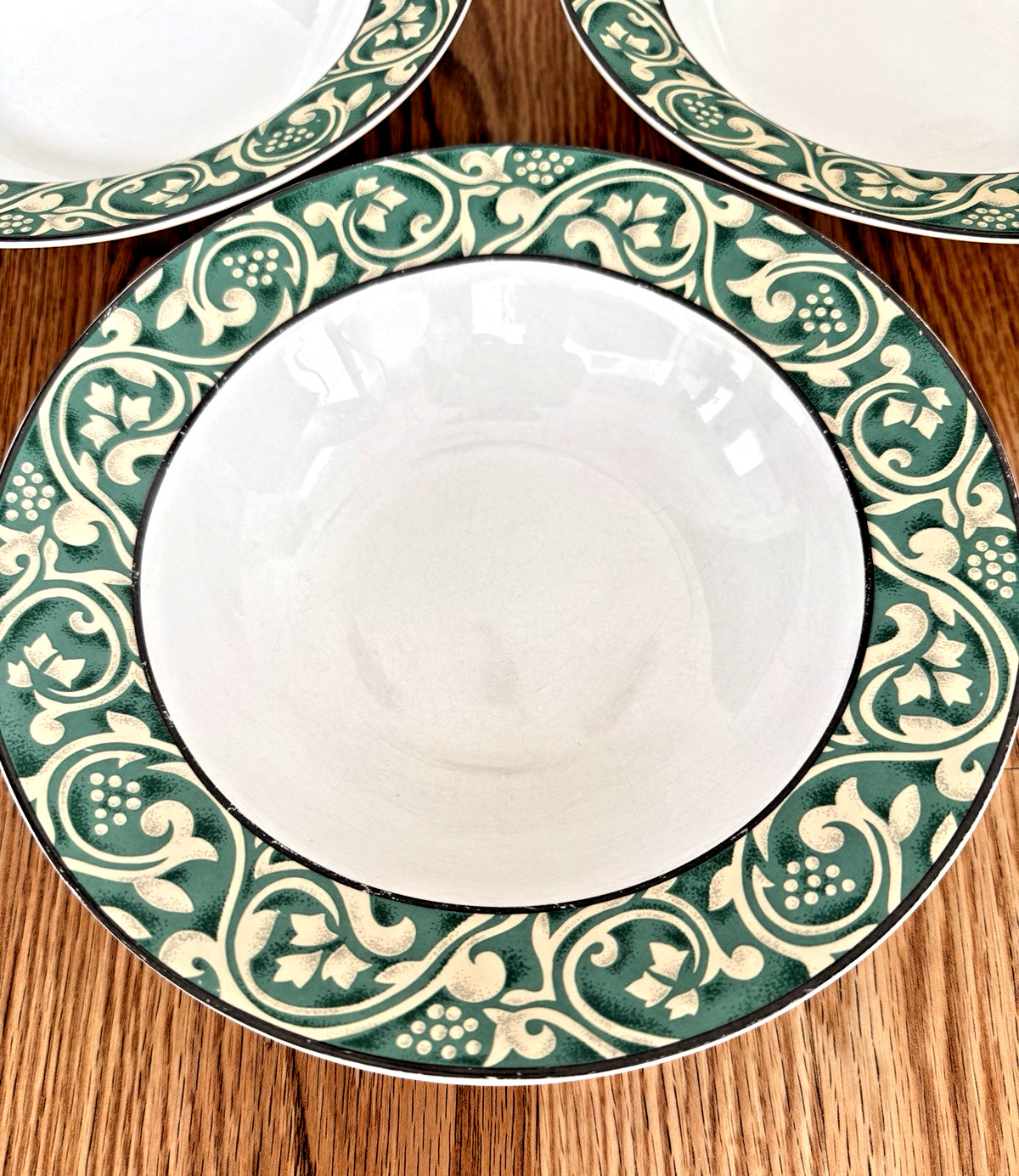 Sango PAVILLION 4856 Large Flat Rim Soup Bowls 9″ Green/Tan Scroll Set of 3